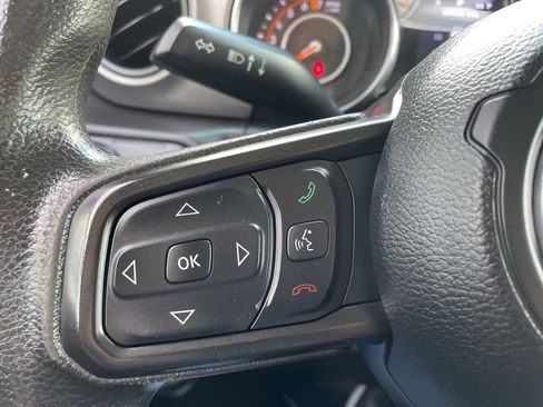 Used 2022 Jeep Gladiator Sport image 17