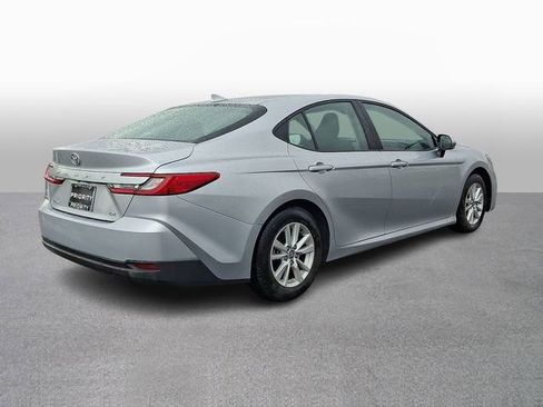 Used 2025 Toyota Camry LE image 4