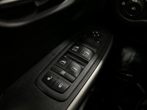 Used 2019 Jeep Cherokee Limited AWD/4WD image 27