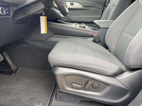 New 2026 Ford Explorer Active RWD image 10