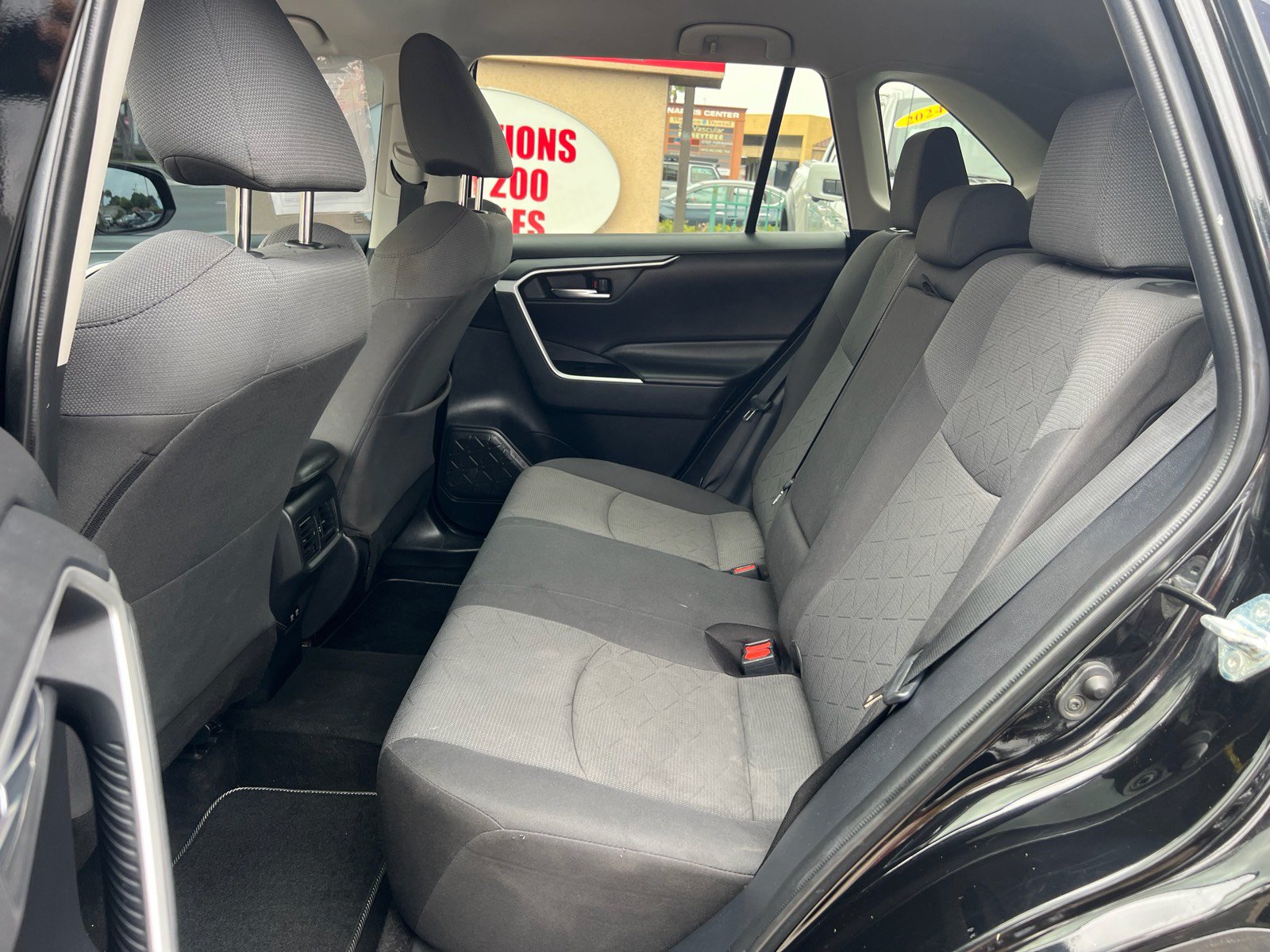 Used 2021 Toyota RAV4 XLE FWD image 22