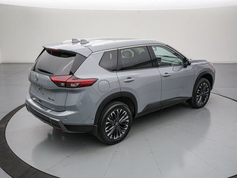 Used 2025 Nissan Rogue SL w/ Tech Package AWD/4WD image 4