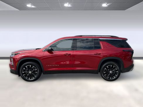 Used 2025 Chevrolet Traverse LT w/ Sun and Wheel Package AWD/4WD image 2
