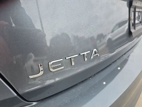 Used 2022 Volkswagen Jetta SE image 10