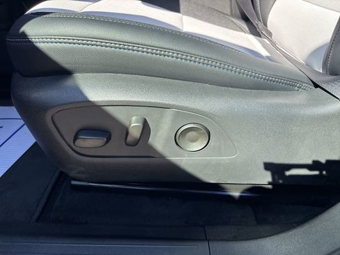 New 2026 Chevrolet Equinox EV LT image 15