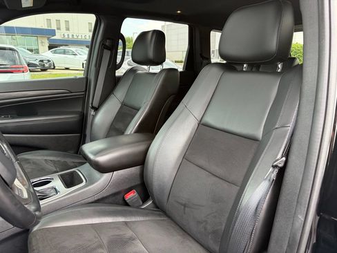 Used 2021 Jeep Grand Cherokee Laredo X AWD/4WD image 11