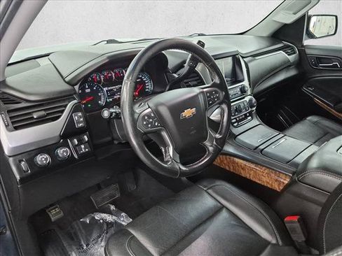 Used 2019 Chevrolet Suburban Premier AWD/4WD image 10