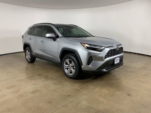 Used 2022 Toyota RAV4 XLE w/ Convenience Package AWD/4WD image 5