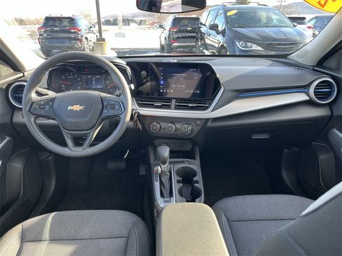 Certified 2024 Chevrolet Trax LS w/ LS Convenience Package image 18