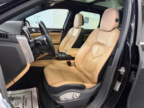 Used 2014 Porsche Cayenne Diesel Platinum Edition image 20