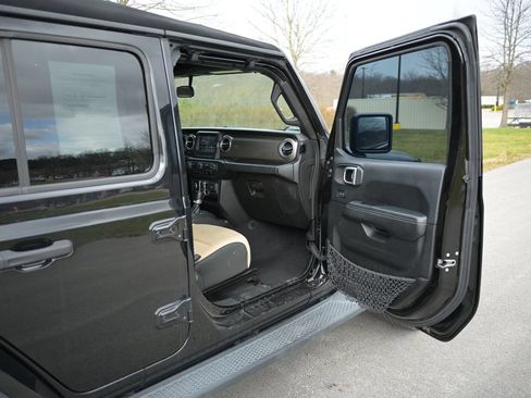 Used 2018 Jeep Wrangler Unlimited Sahara AWD/4WD image 48