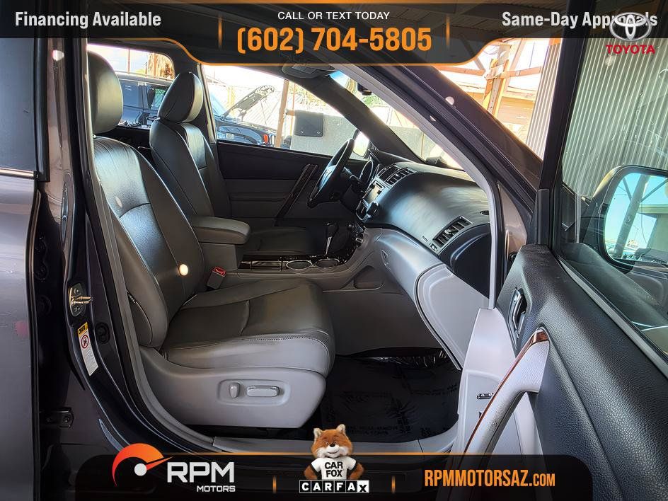 Used 2013 Toyota Highlander Limited w/ Protection Pkg FWD image 12
