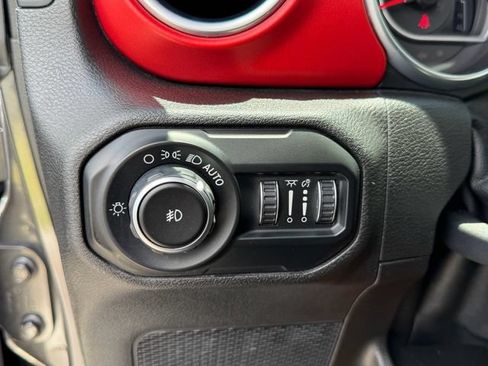 Used 2018 Jeep Wrangler Unlimited Rubicon AWD/4WD image 26