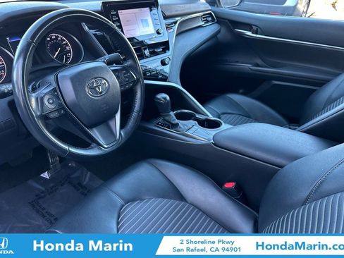 Used 2024 Toyota Camry SE image 12
