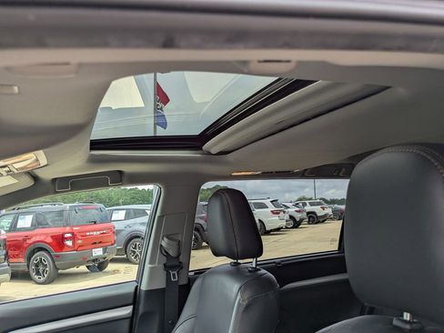 Used 2019 Toyota Highlander XLE FWD image 9