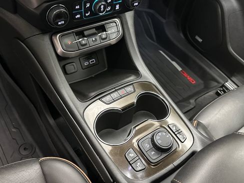 Used 2022 GMC Acadia AT4 w/ Technology Package AWD/4WD image 15