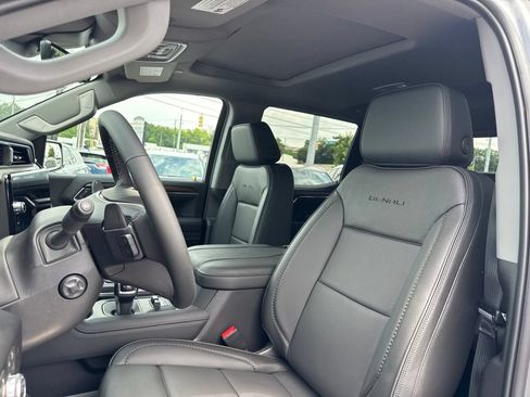 New 2026 GMC Sierra 1500 Denali w/ Denali Reserve Package AWD/4WD image 17