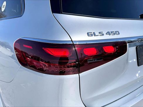 Used 2025 Mercedes-Benz GLS 450 GLS 450 image 28