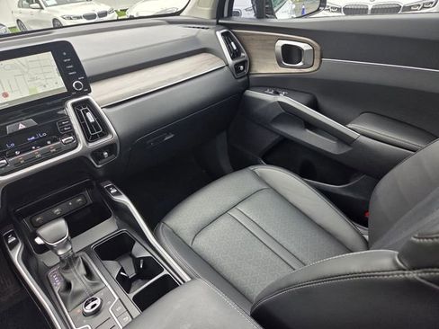 Used 2023 Kia Sorento S w/ Panoramic Sunroof Package AWD/4WD image 16