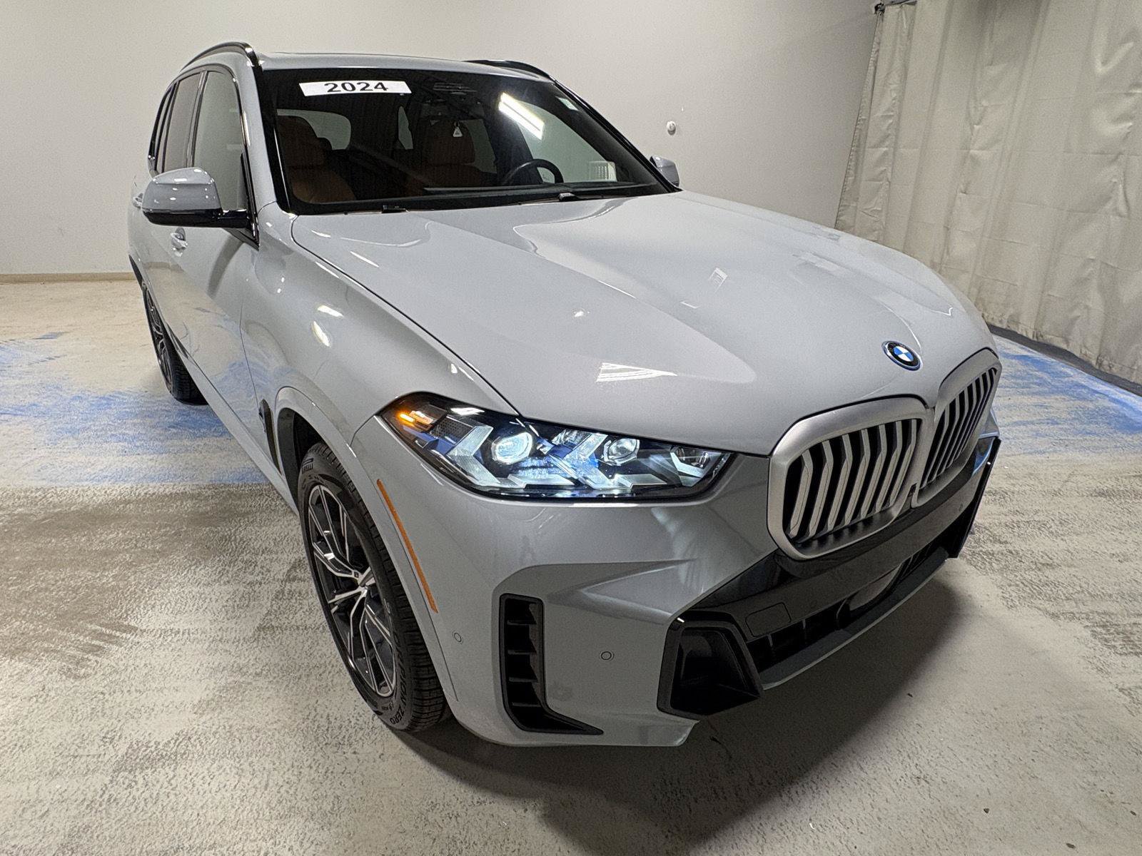 Used 2024 BMW X5 xDrive50e w/ Executive Package AWD/4WD image 15