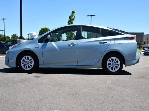 Used 2016 Toyota Prius Two FWD image 4