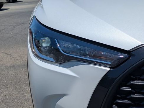 Used 2025 Toyota Corolla Cross L FWD image 9