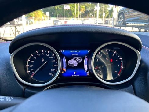 Used 2017 Maserati Ghibli w/ Sport Package image 18