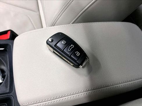 Certified 2025 Audi Q3 2.0T Premium w/ Convenience Package AWD/4WD image 12