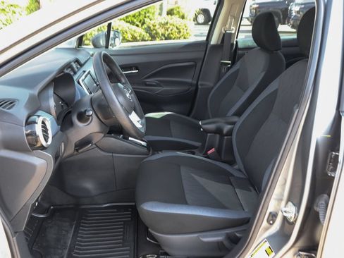 Used 2025 Nissan Versa SV w/ Trunk Package FWD image 16