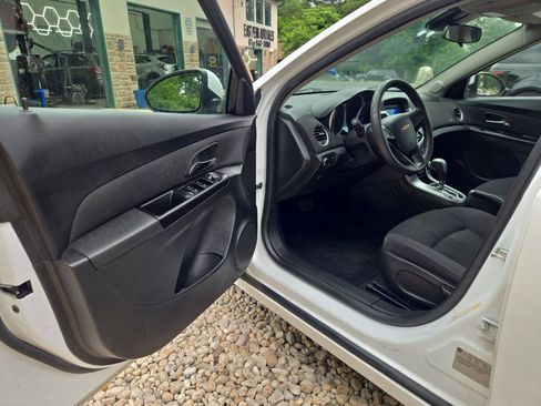 Used 2012 Chevrolet Cruze LT FWD image 15
