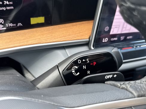 New 2026 Volkswagen Tiguan SEL R-Line AWD/4WD image 29