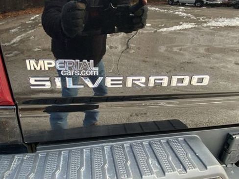 Used 2022 Chevrolet Silverado 2500 High Country w/ Z71 Off-Road Package image 17