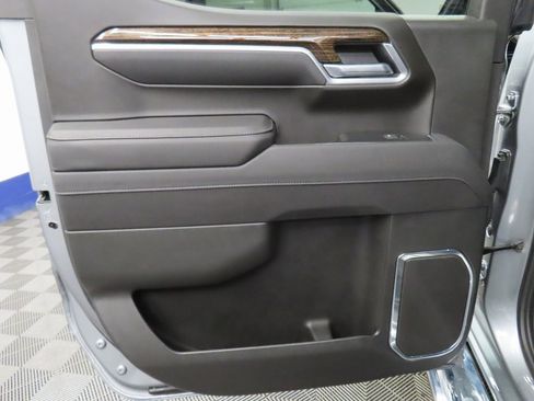 Used 2025 GMC Sierra 1500 SLE image 57