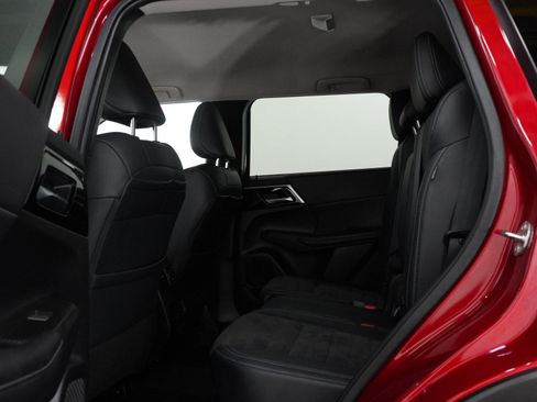 Used 2023 Mitsubishi Outlander SE AWD/4WD image 19