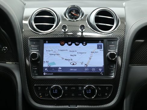 Used 2019 Bentley Bentayga image 41