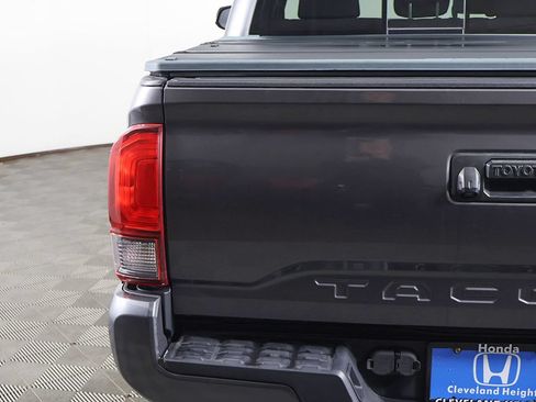 Used 2018 Toyota Tacoma TRD Sport AWD/4WD image 13