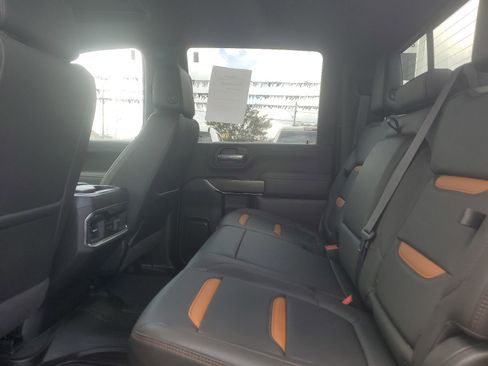Used 2022 GMC Sierra 2500 AT4 w/ AT4 Premium Plus Package AWD/4WD image 12