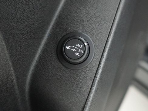 Used 2022 Chevrolet Equinox LT FWD image 23