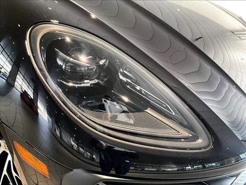 New 2026 Porsche Macan image 12