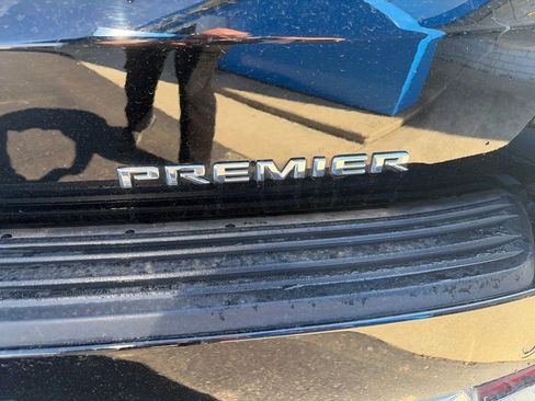 Used 2025 Chevrolet Tahoe Premier AWD/4WD image 8