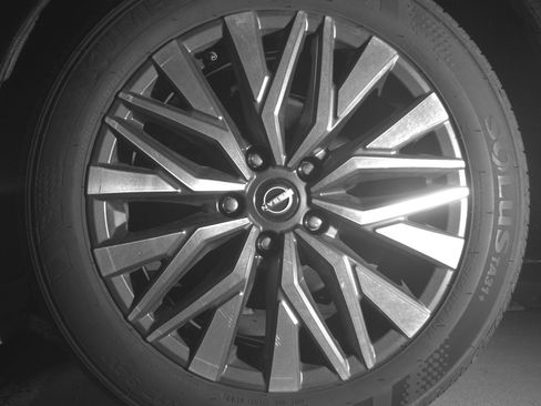 Used 2025 Nissan Altima 2.5 SV image 14