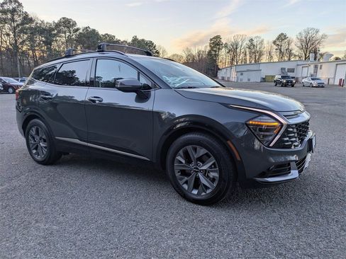 Used 2025 Kia Sportage SX image 2