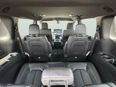 New 2026 Chrysler Voyager LX image 3