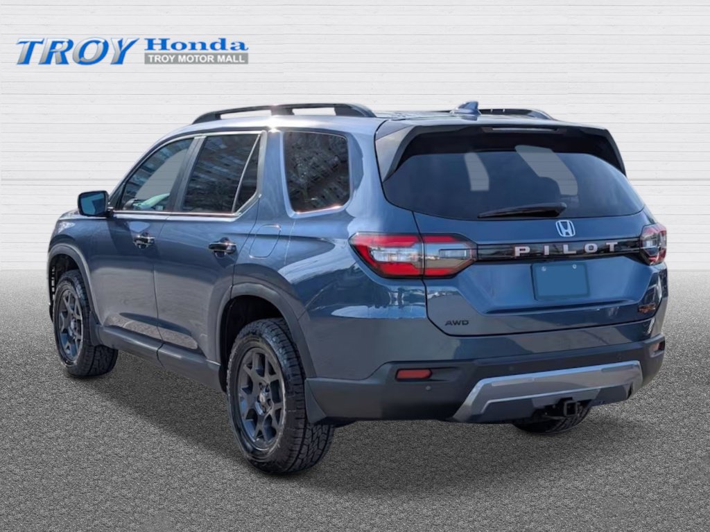 New 2026 Honda Pilot TrailSport image 3