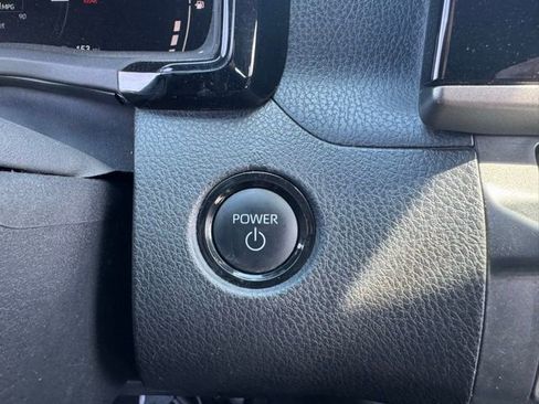 Used 2025 Toyota Camry SE image 22