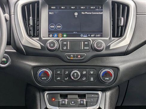 Used 2024 GMC Terrain SLT image 14