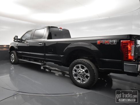 Used 2017 Ford F350 XLT w/ XLT Premium Package image 4