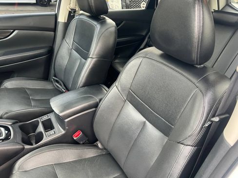 Used 2017 Nissan Rogue SL w/ SL Premium Package AWD/4WD image 5