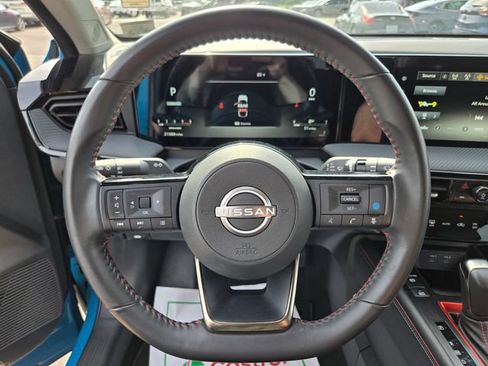 Used 2025 Nissan Kicks SR AWD/4WD image 32