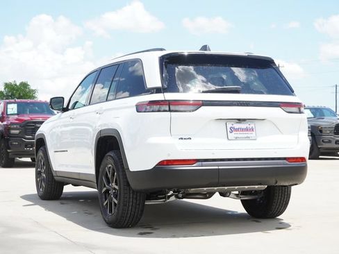 New 2026 Jeep Grand Cherokee Altitude AWD/4WD image 7